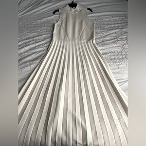 Express maxi sleeveless pleated dress